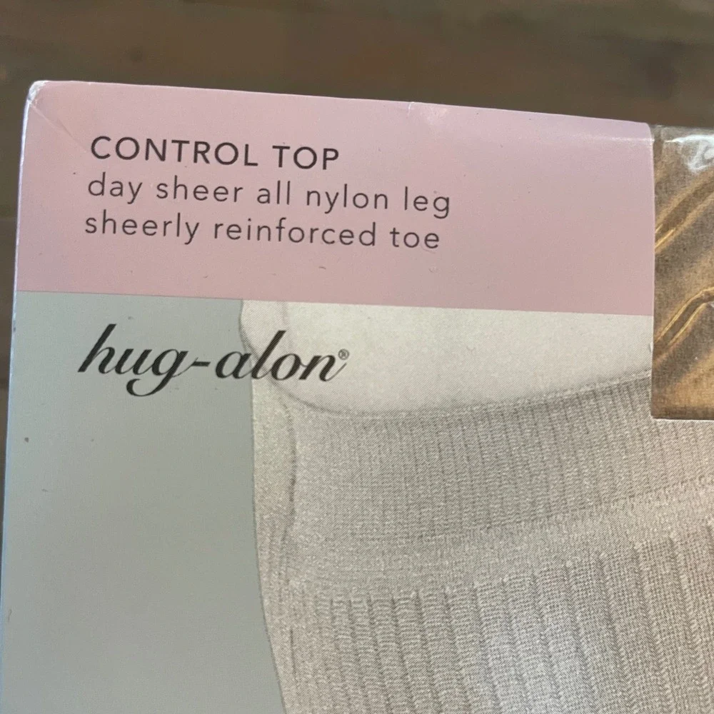 Hug-Alon Nice Touch‎ DaySheer Control Top Pantyhose Driftwood sz E